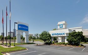 Wyndham Riverfront Hotel